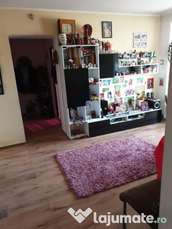 Apartament 2 camere cu pod, zona Tomis I