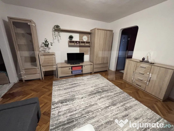 Apartament cu 3 camere, 50 mp, zona Nufarul