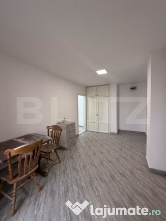 Apartament cu 3 camere, 76 mp, decomandat, zona Strada Cerna