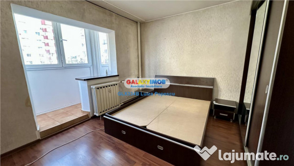 Apartament 3 camere PANDURI ACADEMIA MILITARA etajul 3,hol