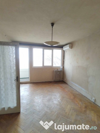 De vanzare apartament 2 camere zona Piata Chibrit