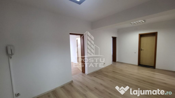 Casa individuala cu 10 camere,ideala birouri/alte activitati