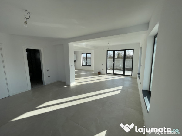 Vila 5 camere + 420 mp teren afumati