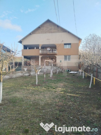 Pensiune turistica 470 mp, teren 1000mp, dragomiresti