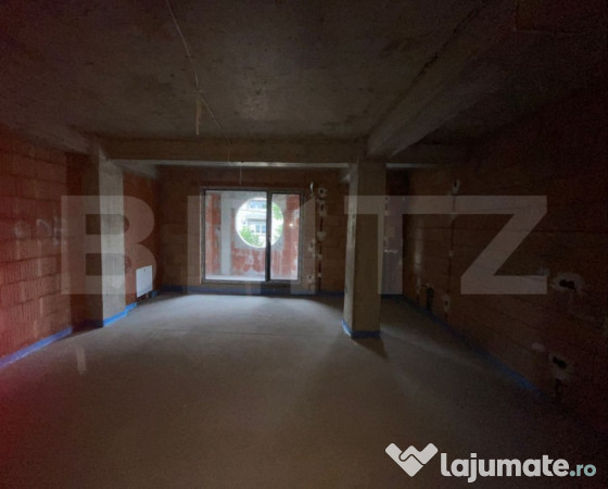 Apartament de vanzare, cu 2 camere, 73mp utili, zona semicen