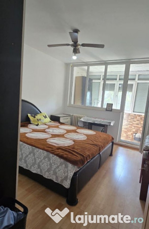 Apartament 3 camere titan decomandat etaj 2/4