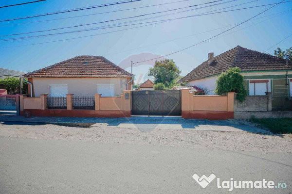 Casă și teren de 1397 mp de vânzare în ineu, la 18 km...