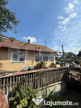 Casă + teren 2150 mp , zona burdujeni