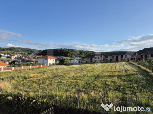 Teren 1705 mp, pentru un duplex si o casa individuala, chint