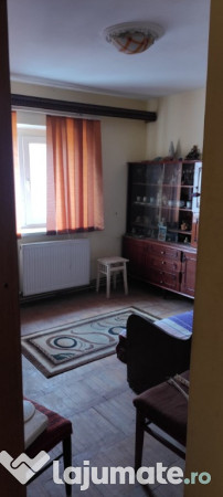 Targoviste Micro 6  3 camere 68000 euro