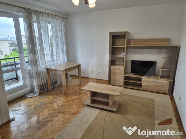 Apartament 3 camere, 61 mp, zona pandurilor