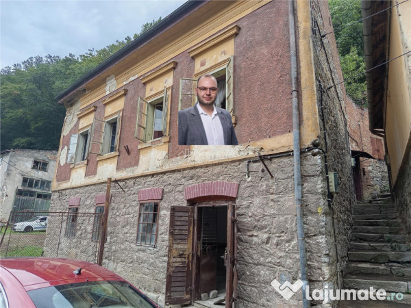 Oravita, casa cu spatiu comercial, zona lacul mic, pret nego