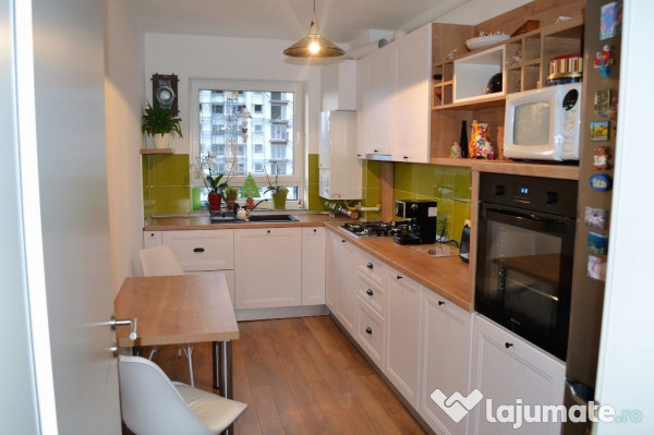 Proprietar, vând apartament 2 camere, mobilat/ utilat avantgarden bras